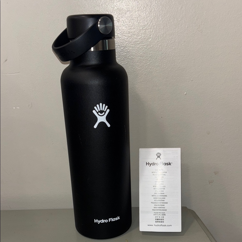 Hydro Flask Matte Black Bottle with Handle 21 oz flex cap